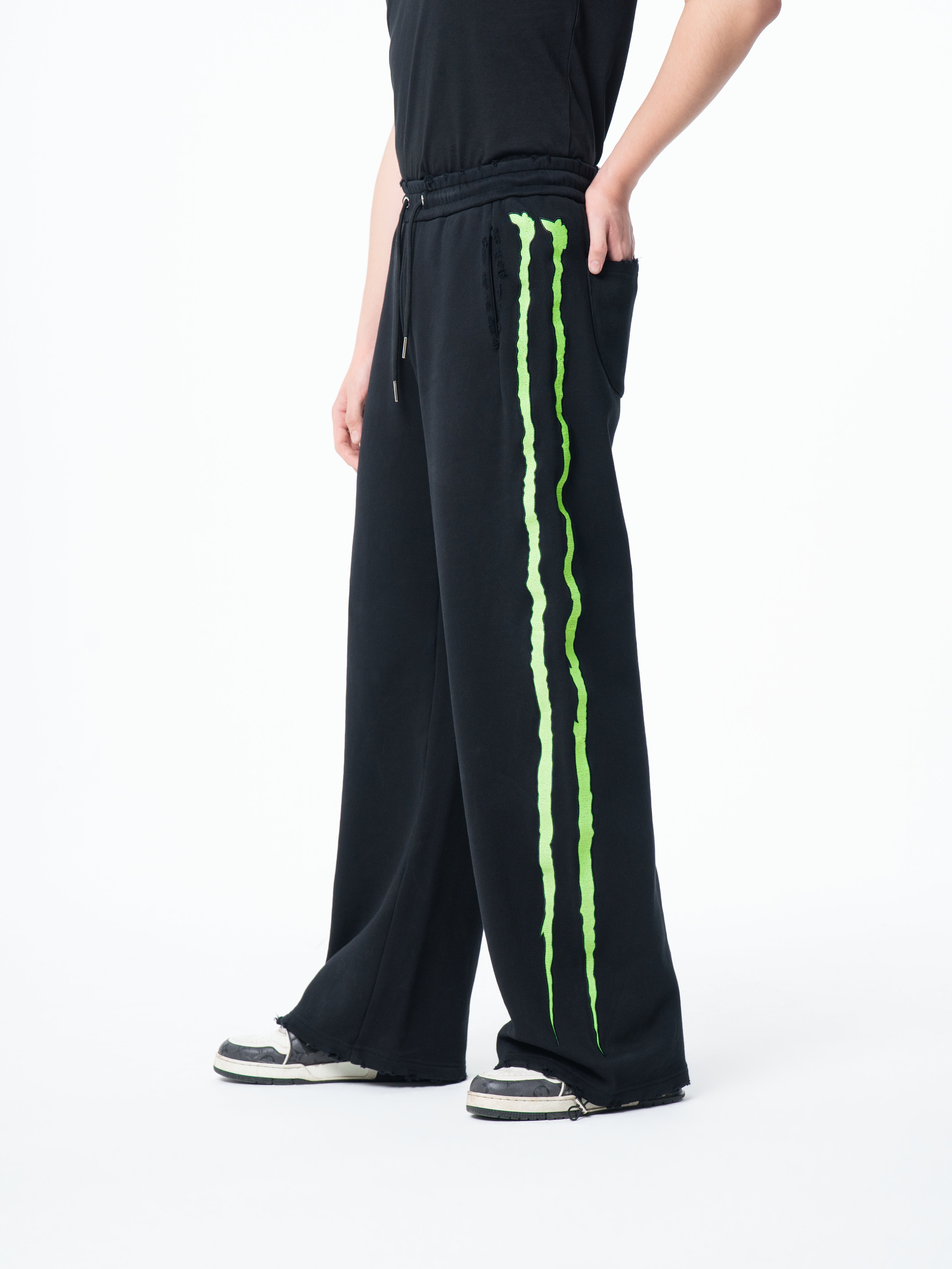 MONZT IN HET DONKER OPLICHTEND JOGGINGBROEK